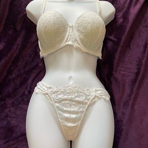 Victoria’s Secret dream angels bridal collection bra and thong set